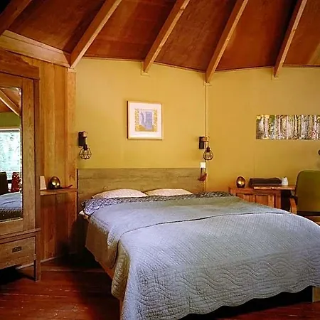Lodge Woeste Hoogte - *
